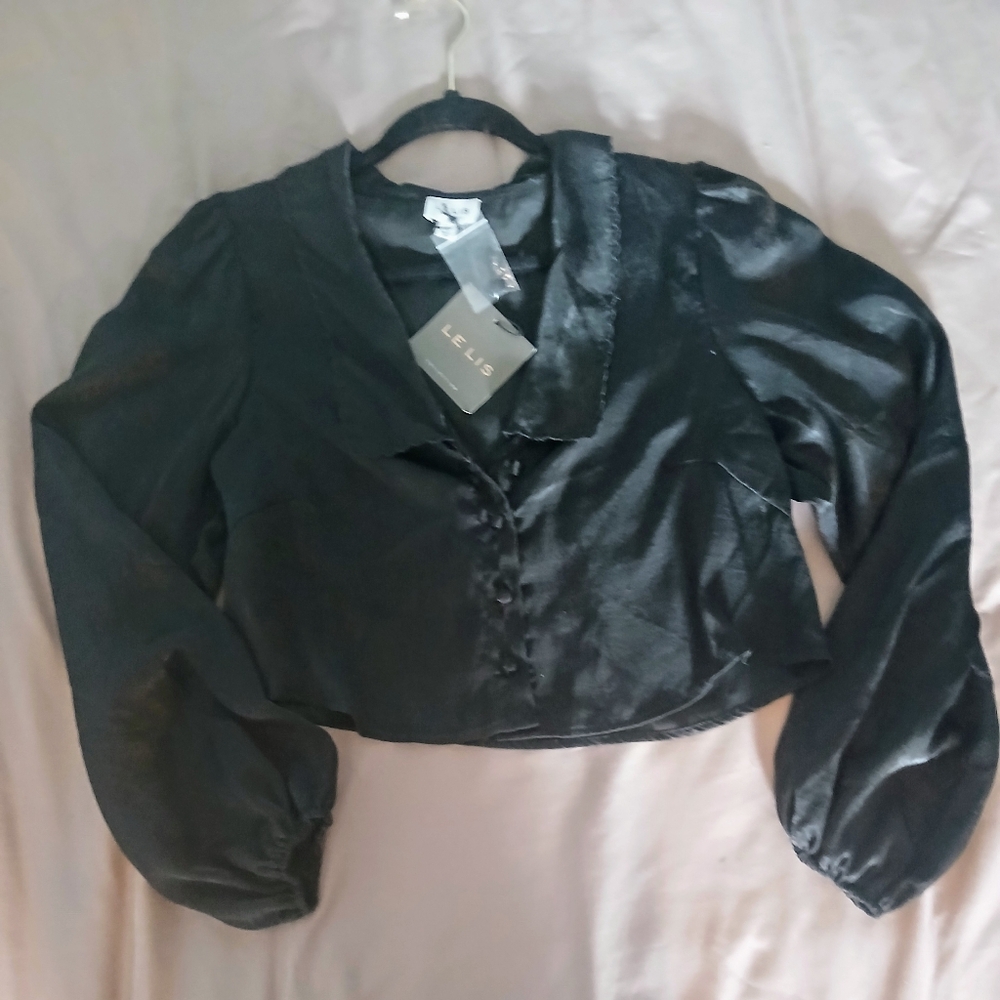 NWT Le Lis black cropped blouse